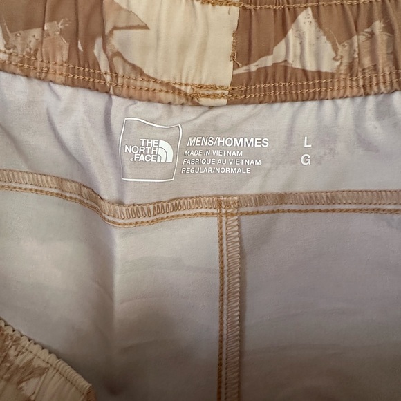 The North Face Wander Shorts - Picture 8 of 11